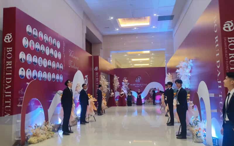 廣告物料制作會(huì)場(chǎng)布景舞臺(tái)搭建展位搭建舞臺(tái)燈光設(shè)備演藝音響高清LED屏 廣告物料制作會(huì)場(chǎng)布景舞臺(tái)搭建展位搭建舞臺(tái)燈光設(shè)備演藝音響高清LED屏