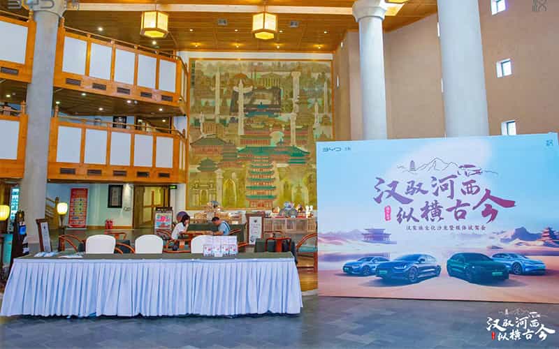 廣告物料制作會場布景舞臺搭建展位搭建舞臺燈光設(shè)備演藝音響高清LED屏 廣告物料制作會場布景舞臺搭建展位搭建舞臺燈光設(shè)備演藝音響高清LED屏